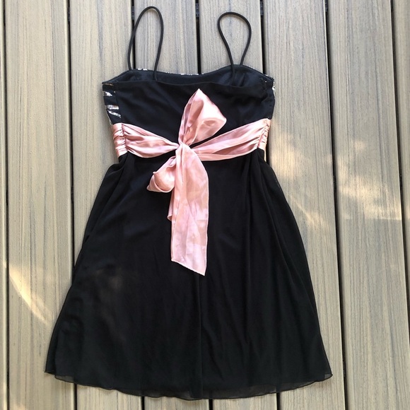 City Triangles Gorgeous Black Dress with Pink Sequin & Tie Accent Size M - Picture 2 of 8